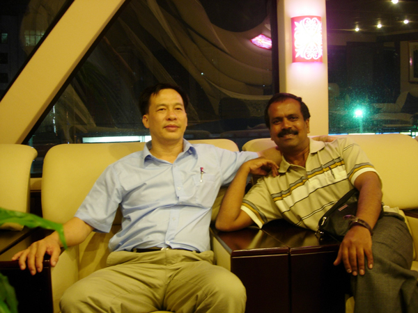 與印度客戶RAJ合影 與印度客戶RAJ合影